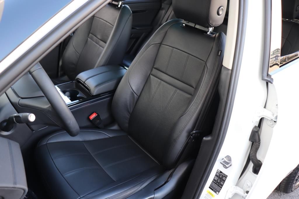 Photo 18 of this LAND ROVER RANGE ROVER EVO