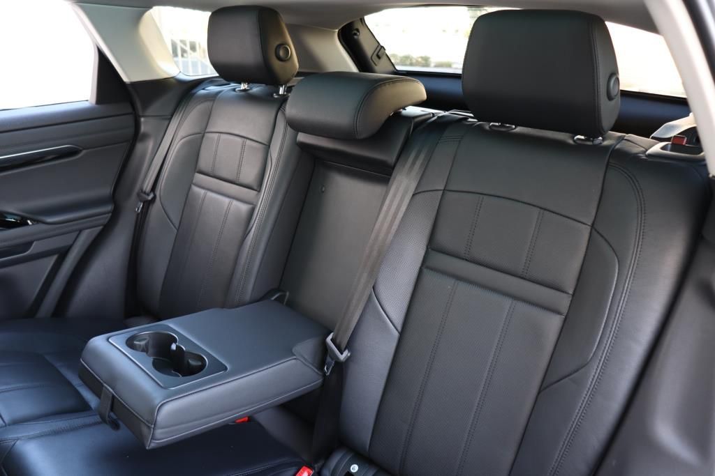 Photo 21 of this LAND ROVER RANGE ROVER EVO