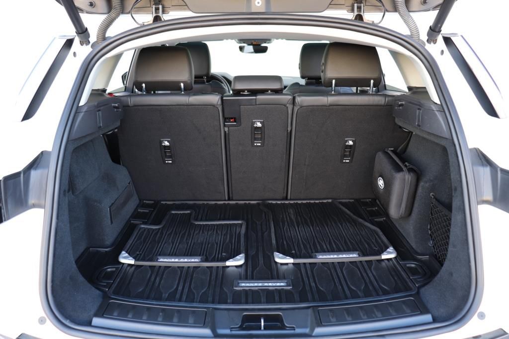 Photo 24 of this LAND ROVER RANGE ROVER EVO