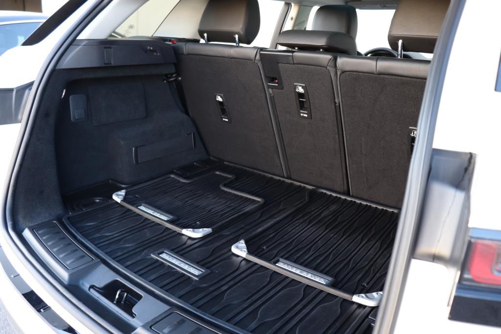 Photo 25 of this LAND ROVER RANGE ROVER EVO