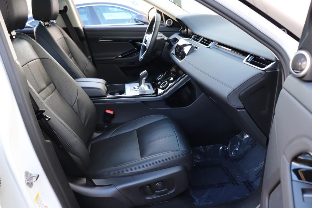 Photo 32 of this LAND ROVER RANGE ROVER EVO
