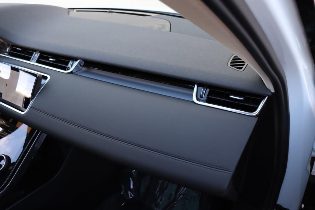 Photo 48 of this LAND ROVER RANGE ROVER EVO