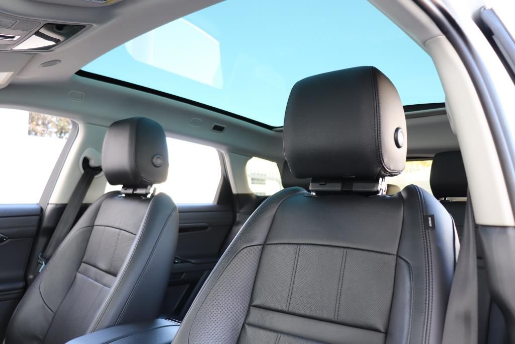 Photo 59 of this LAND ROVER RANGE ROVER EVO
