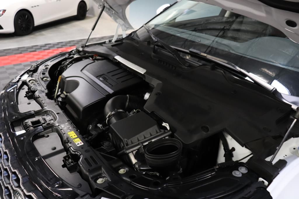 Photo 79 of this LAND ROVER RANGE ROVER EVO