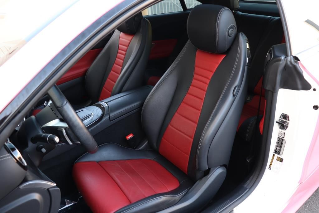 Photo 19 of this MERCEDES-BENZ E-CLASS E450