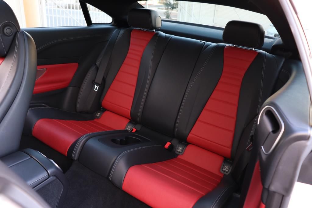 Photo 22 of this MERCEDES-BENZ E-CLASS E450