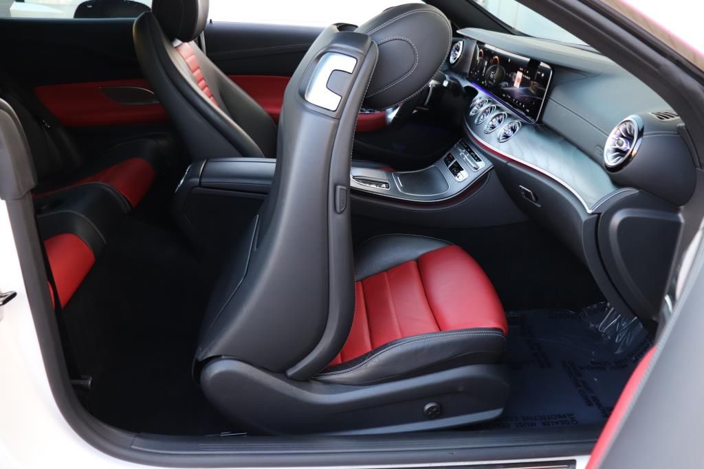 Photo 32 of this MERCEDES-BENZ E-CLASS E450
