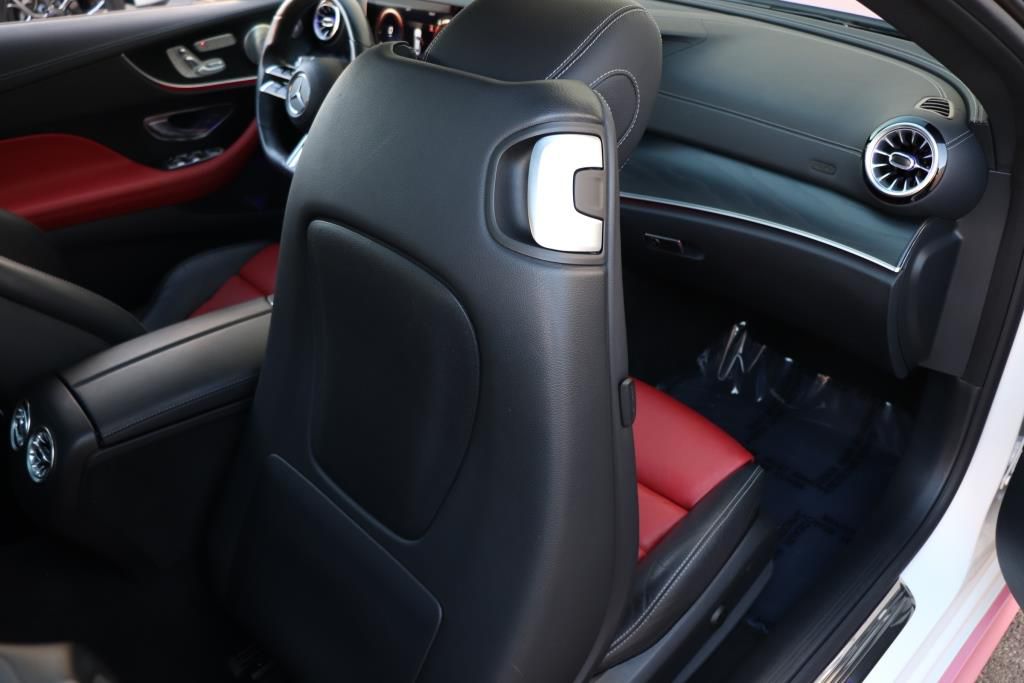 Photo 33 of this MERCEDES-BENZ E-CLASS E450