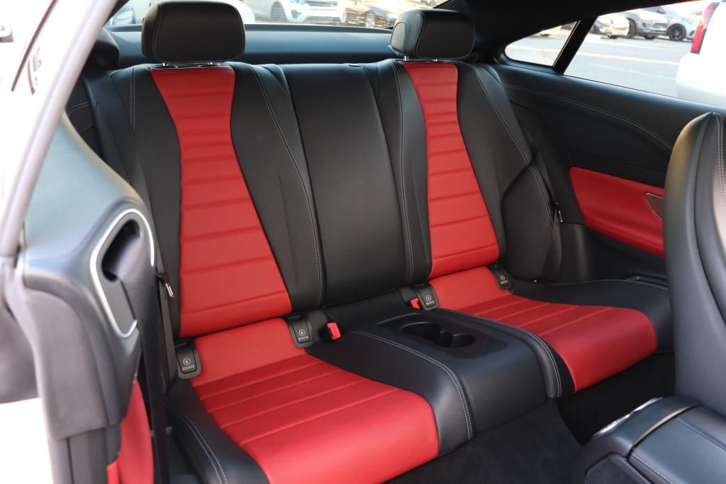 Photo 34 of this MERCEDES-BENZ E-CLASS E450