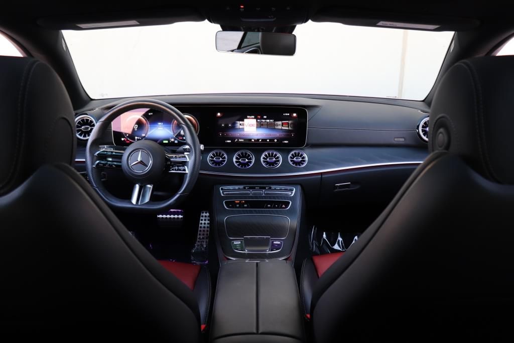 Photo 35 of this MERCEDES-BENZ E-CLASS E450