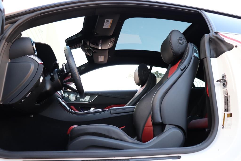 Photo 40 of this MERCEDES-BENZ E-CLASS E450