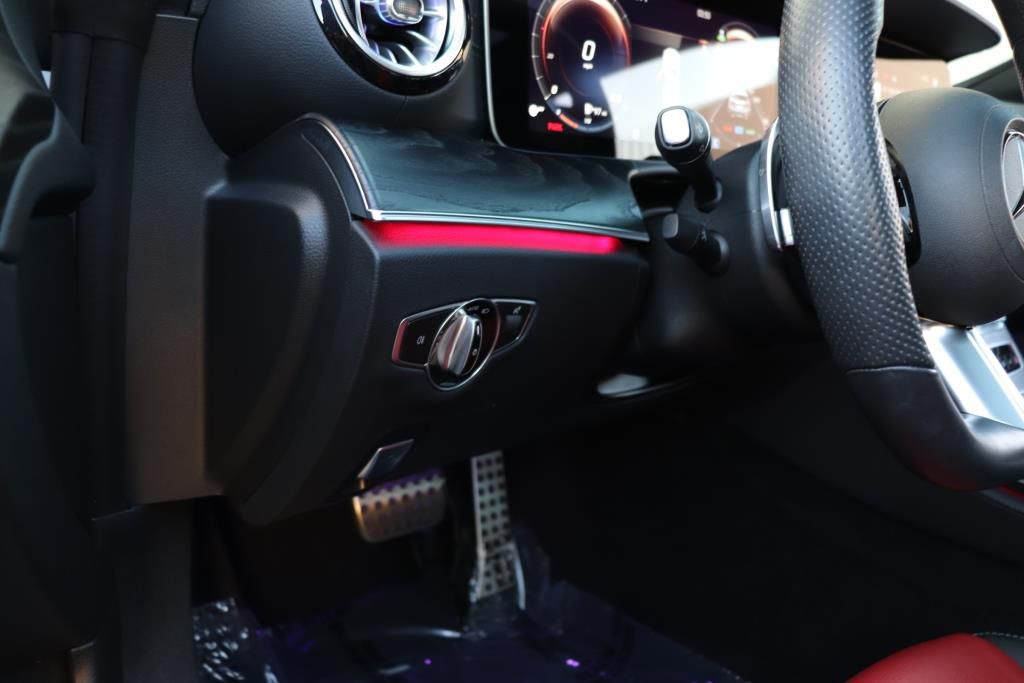 Photo 41 of this MERCEDES-BENZ E-CLASS E450