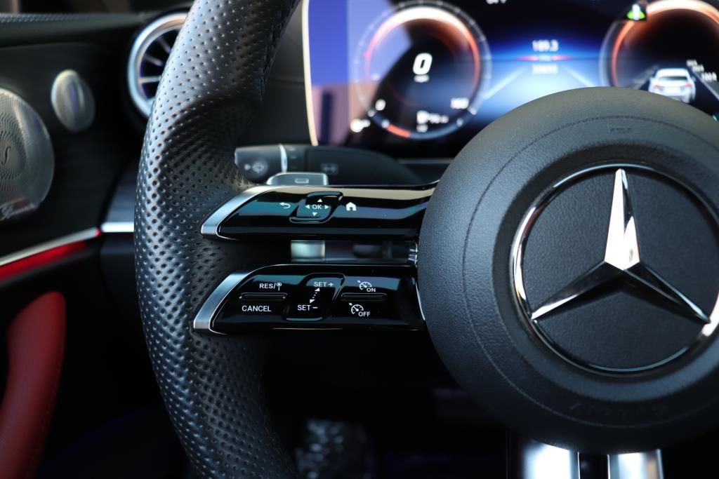 Photo 42 of this MERCEDES-BENZ E-CLASS E450