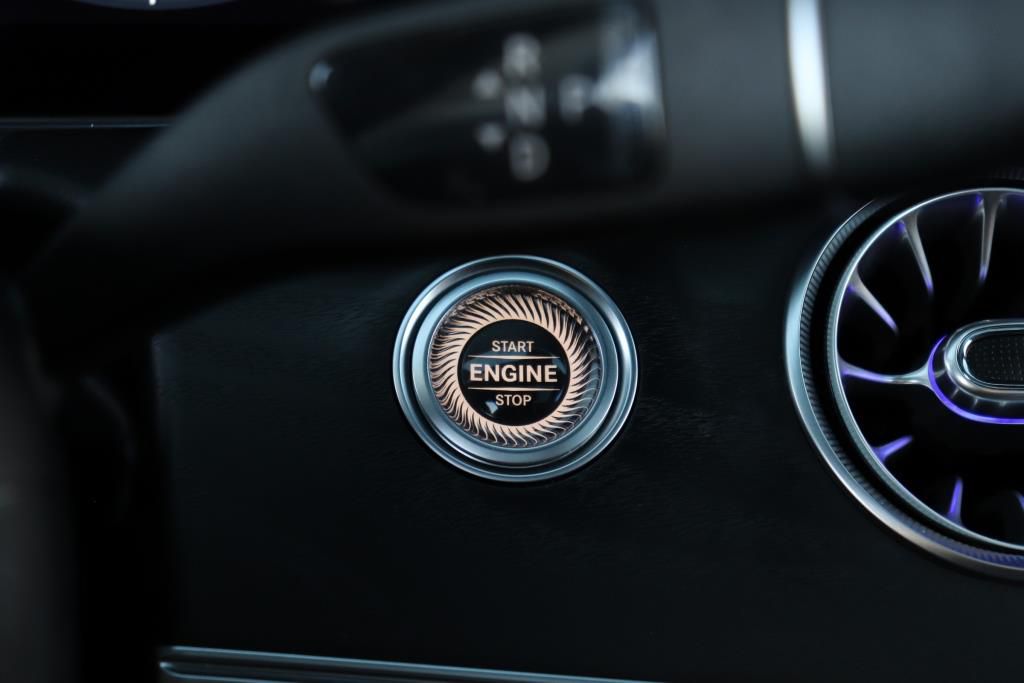 Photo 47 of this MERCEDES-BENZ E-CLASS E450