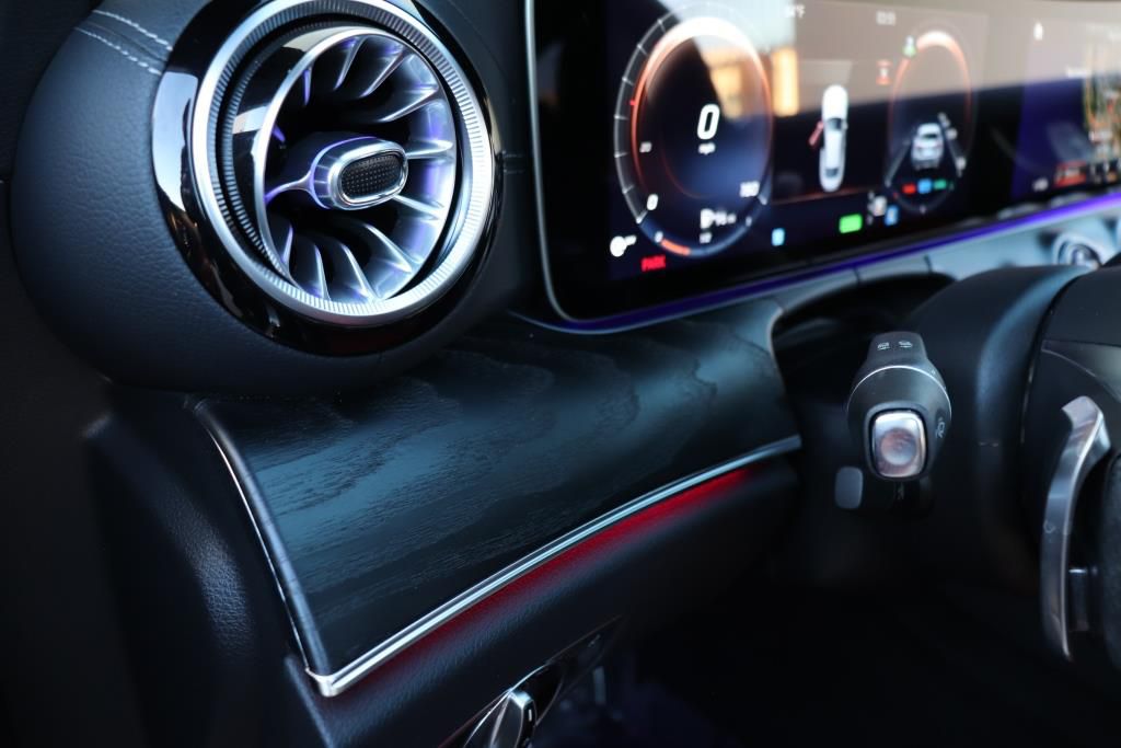 Photo 53 of this MERCEDES-BENZ E-CLASS E450