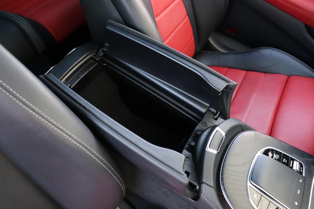 Photo 57 of this MERCEDES-BENZ E-CLASS E450