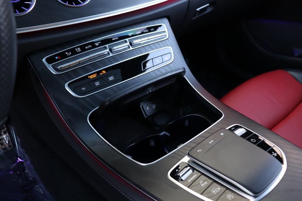 Photo 61 of this MERCEDES-BENZ E-CLASS E450