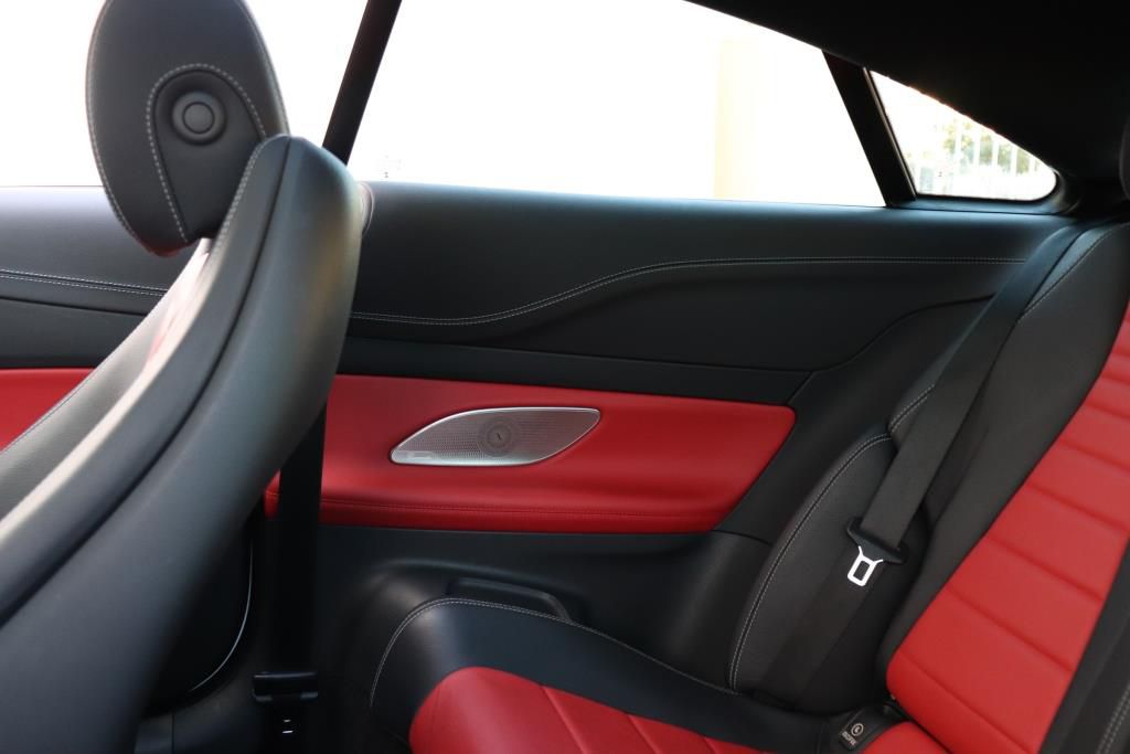 Photo 68 of this MERCEDES-BENZ E-CLASS E450
