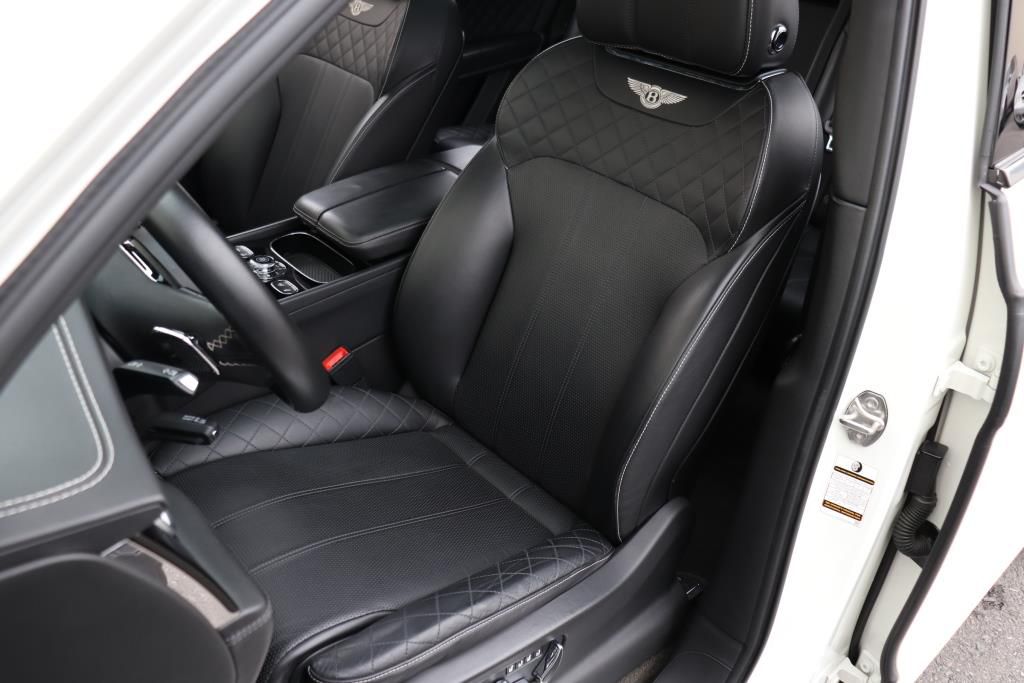 Photo 20 of this BENTLEY  W12 BENTAYGA