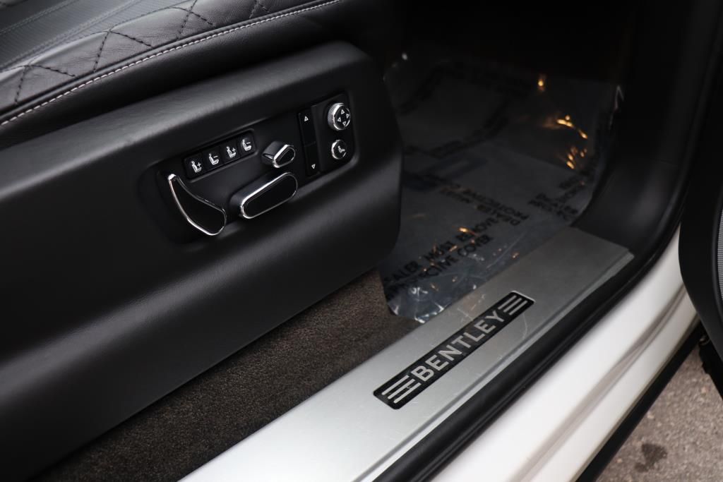 Photo 35 of this BENTLEY  W12 BENTAYGA
