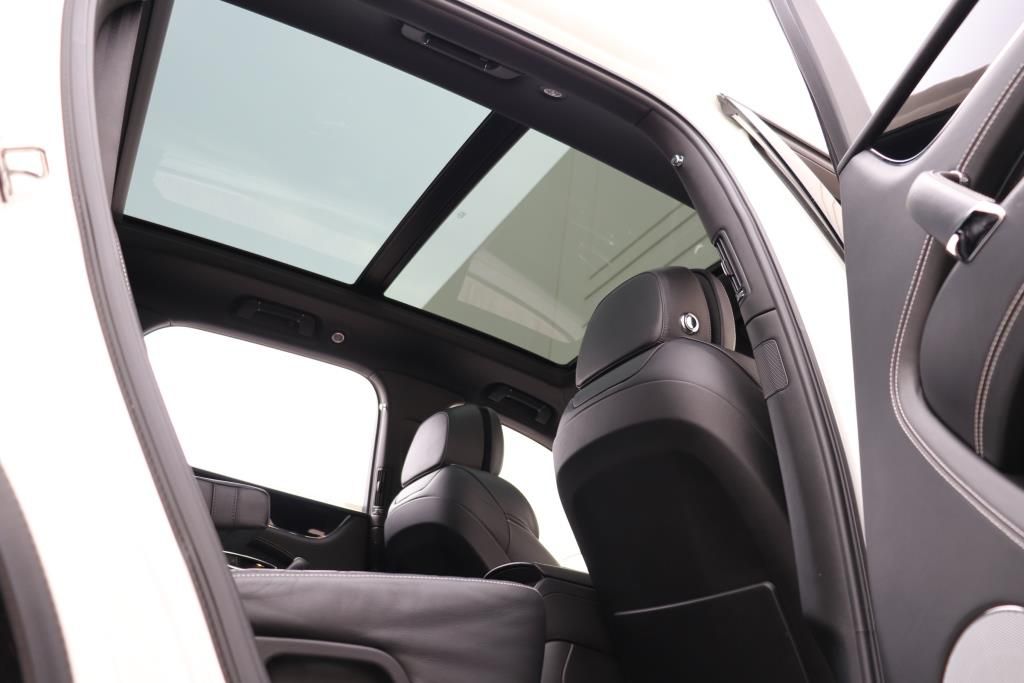 Photo 39 of this BENTLEY  W12 BENTAYGA