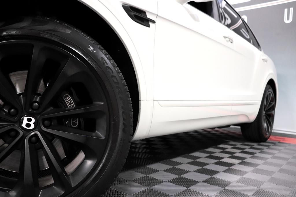 Photo 83 of this BENTLEY  W12 BENTAYGA