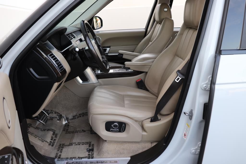 Photo 18 of this LAND ROVER RANGE ROVER LWB