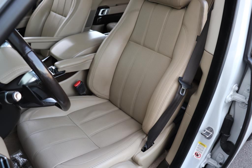 Photo 19 of this LAND ROVER RANGE ROVER LWB