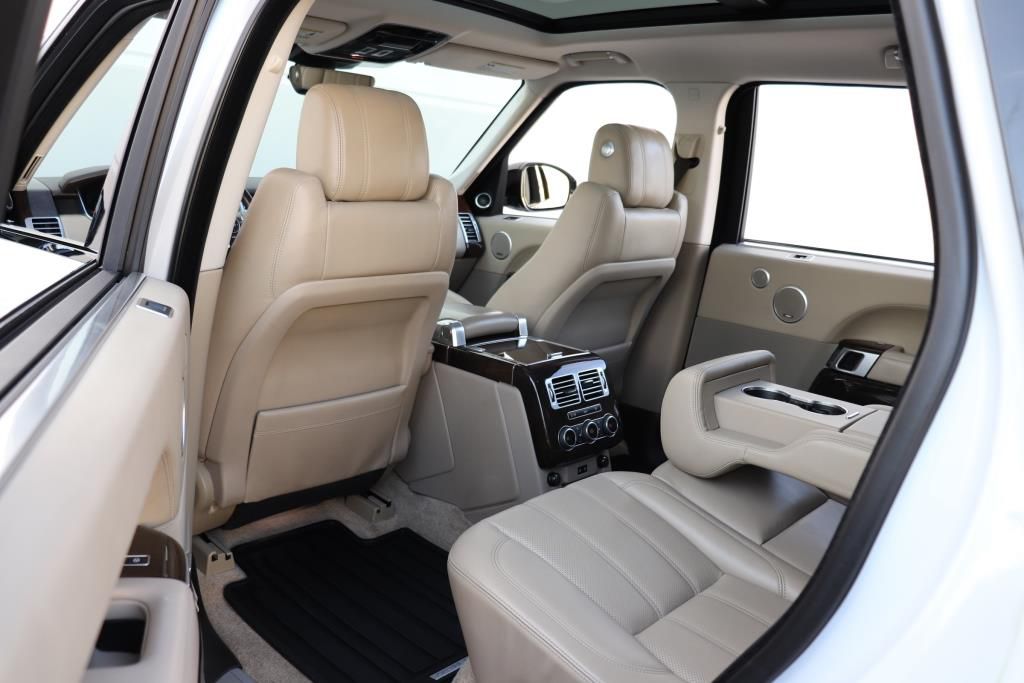 Photo 20 of this LAND ROVER RANGE ROVER LWB