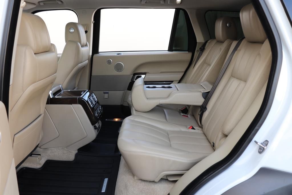 Photo 21 of this LAND ROVER RANGE ROVER LWB