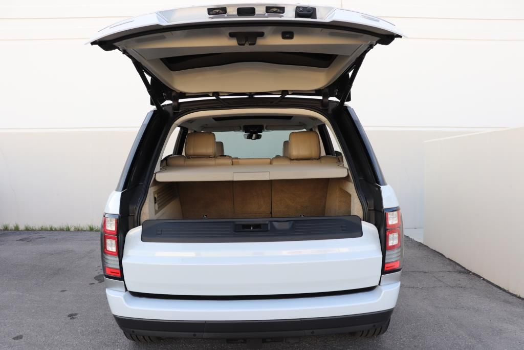 Photo 23 of this LAND ROVER RANGE ROVER LWB