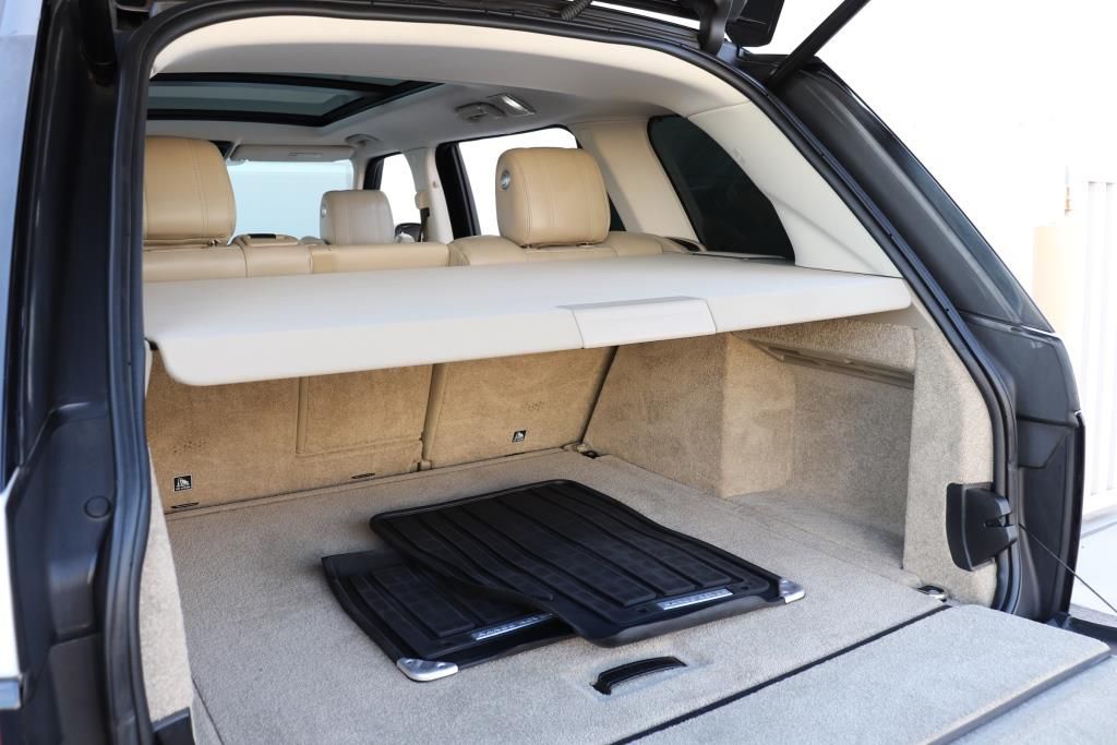 Photo 24 of this LAND ROVER RANGE ROVER LWB
