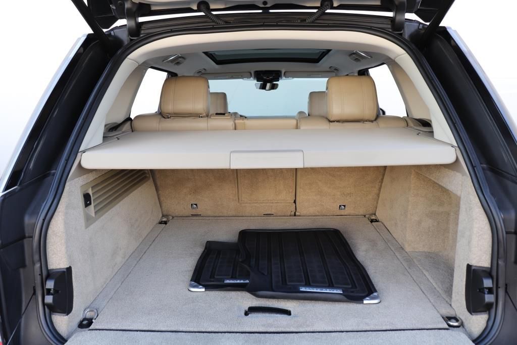 Photo 25 of this LAND ROVER RANGE ROVER LWB