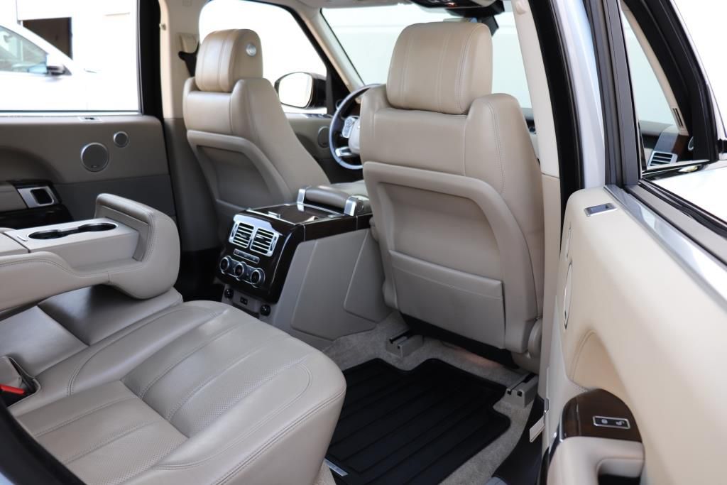 Photo 29 of this LAND ROVER RANGE ROVER LWB