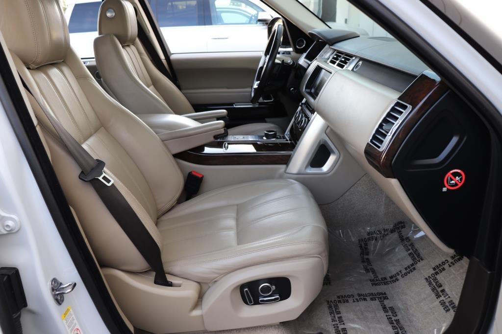 Photo 34 of this LAND ROVER RANGE ROVER LWB