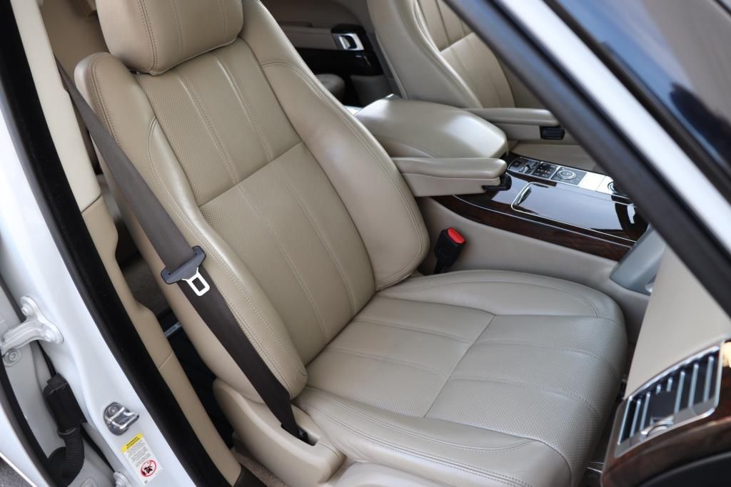 Photo 35 of this LAND ROVER RANGE ROVER LWB