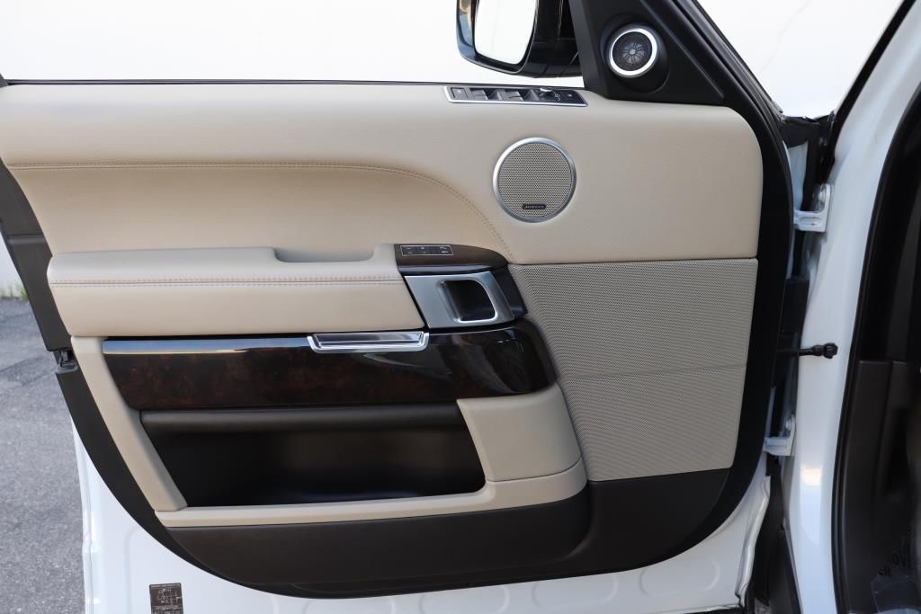 Photo 39 of this LAND ROVER RANGE ROVER LWB
