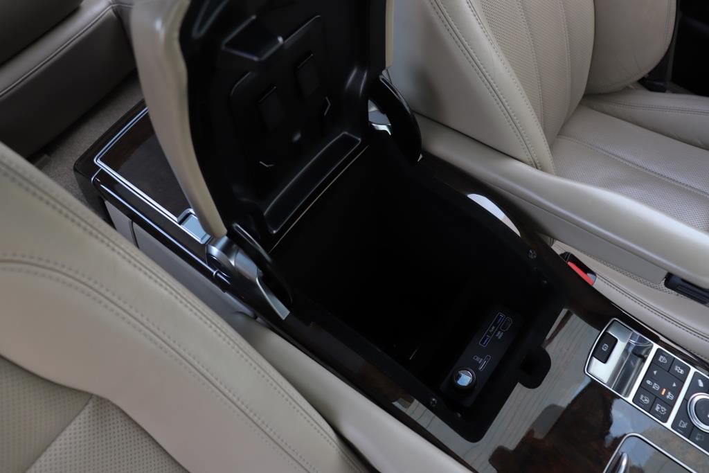 Photo 56 of this LAND ROVER RANGE ROVER LWB