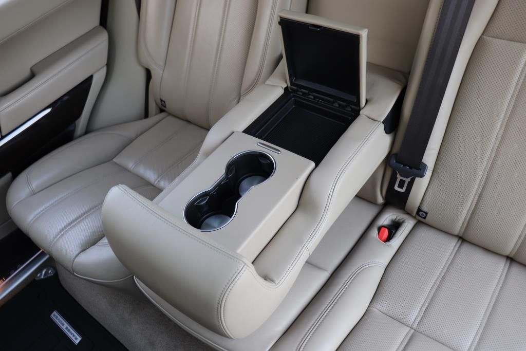 Photo 69 of this LAND ROVER RANGE ROVER LWB