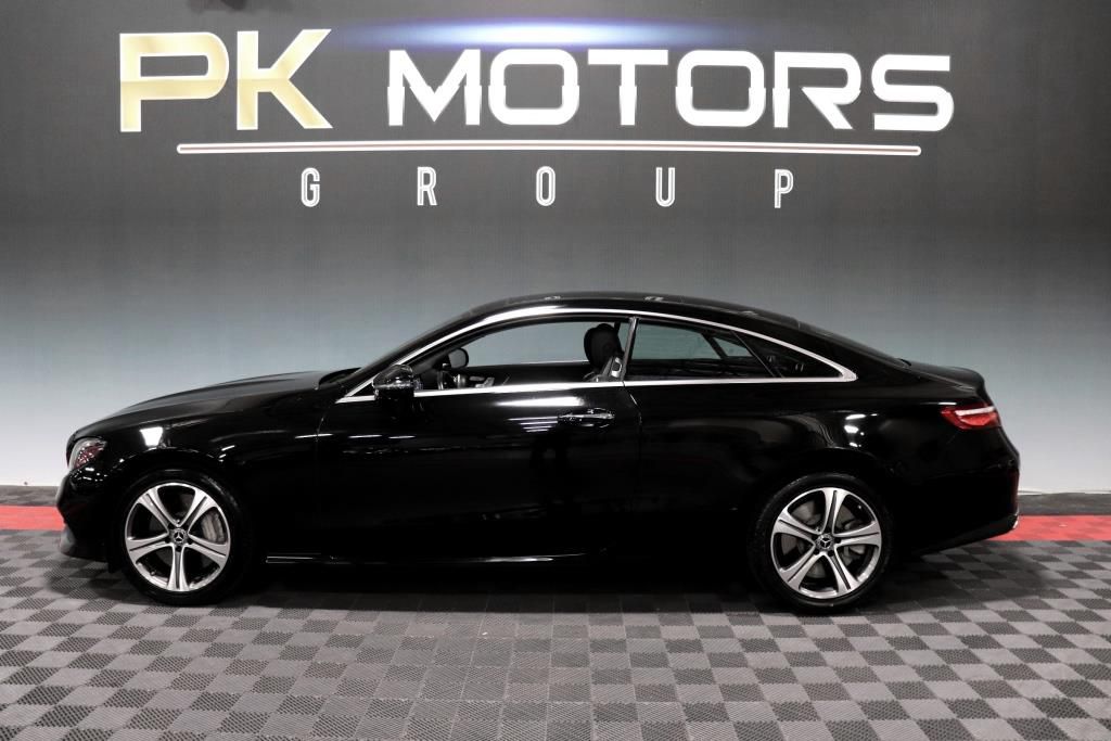 Photo 3 of this MERCEDES-BENZ E-CLASS E400