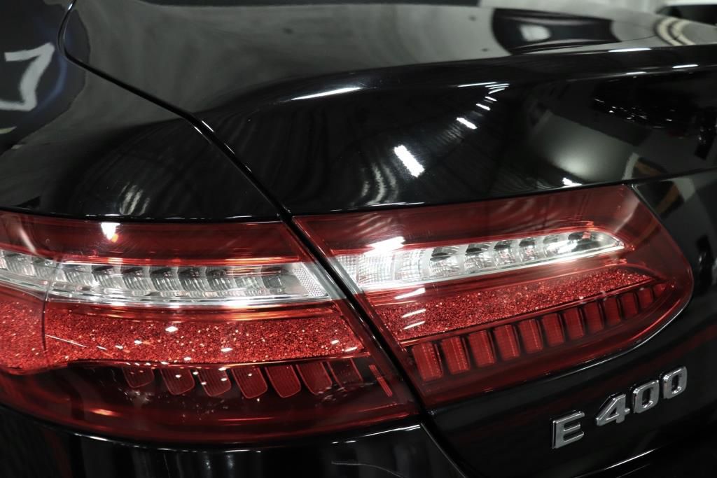Photo 5 of this MERCEDES-BENZ E-CLASS E400