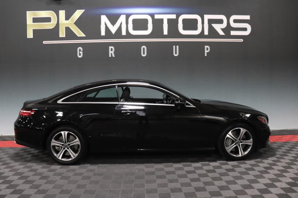 Photo 10 of this MERCEDES-BENZ E-CLASS E400