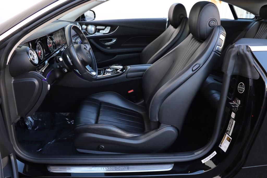 Photo 18 of this MERCEDES-BENZ E-CLASS E400