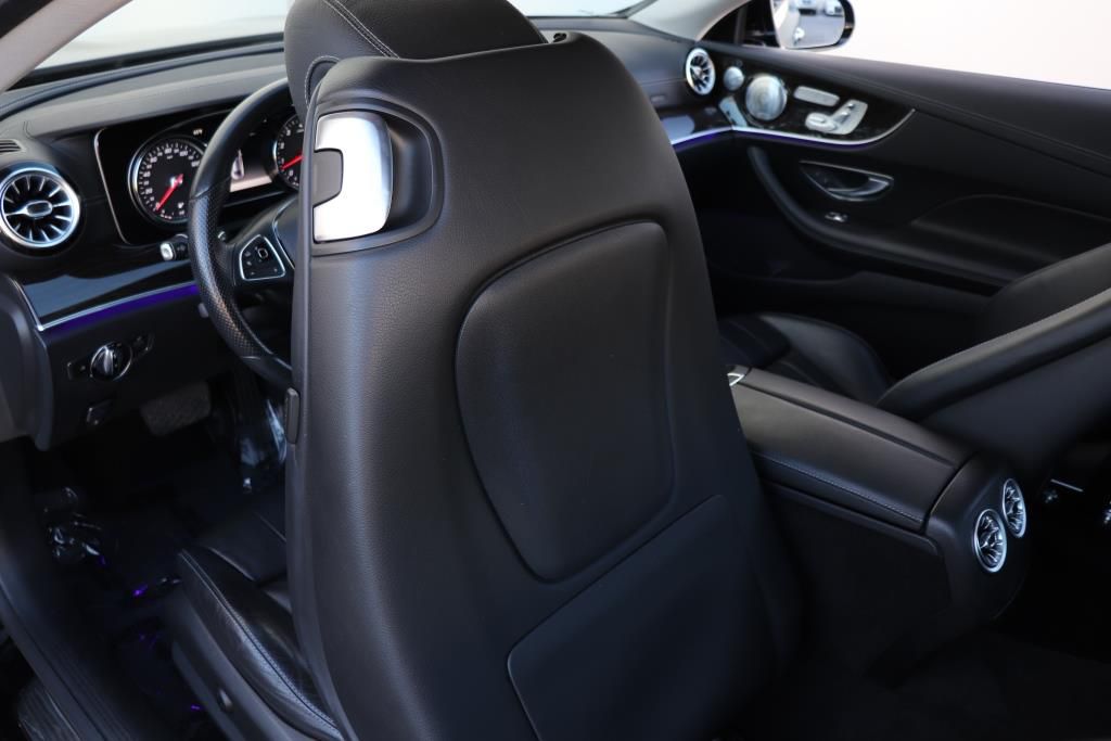 Photo 21 of this MERCEDES-BENZ E-CLASS E400