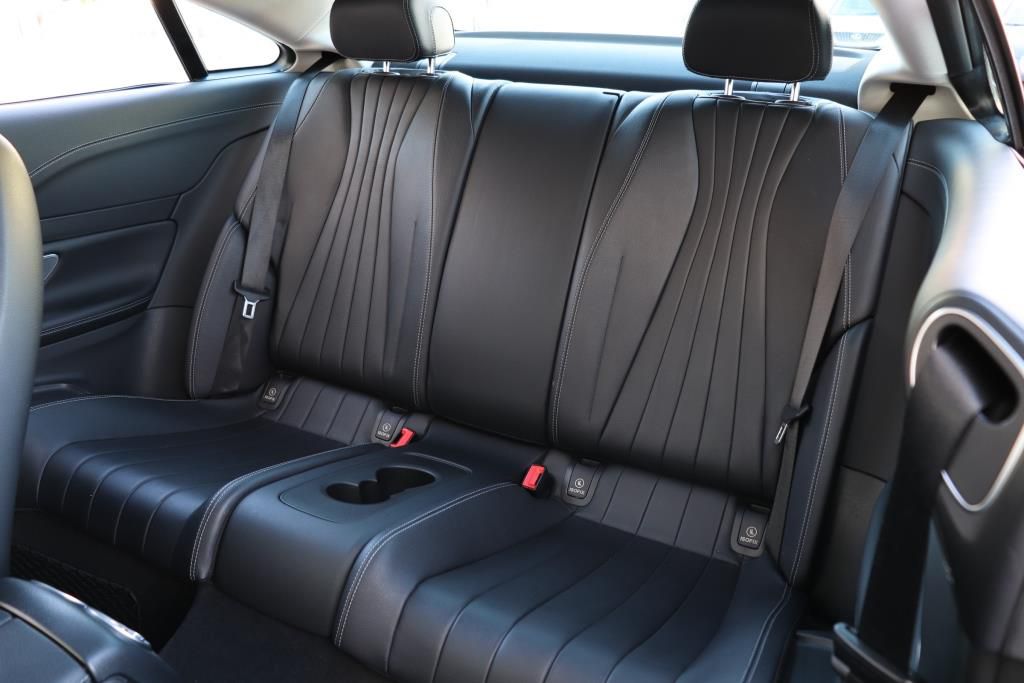 Photo 22 of this MERCEDES-BENZ E-CLASS E400