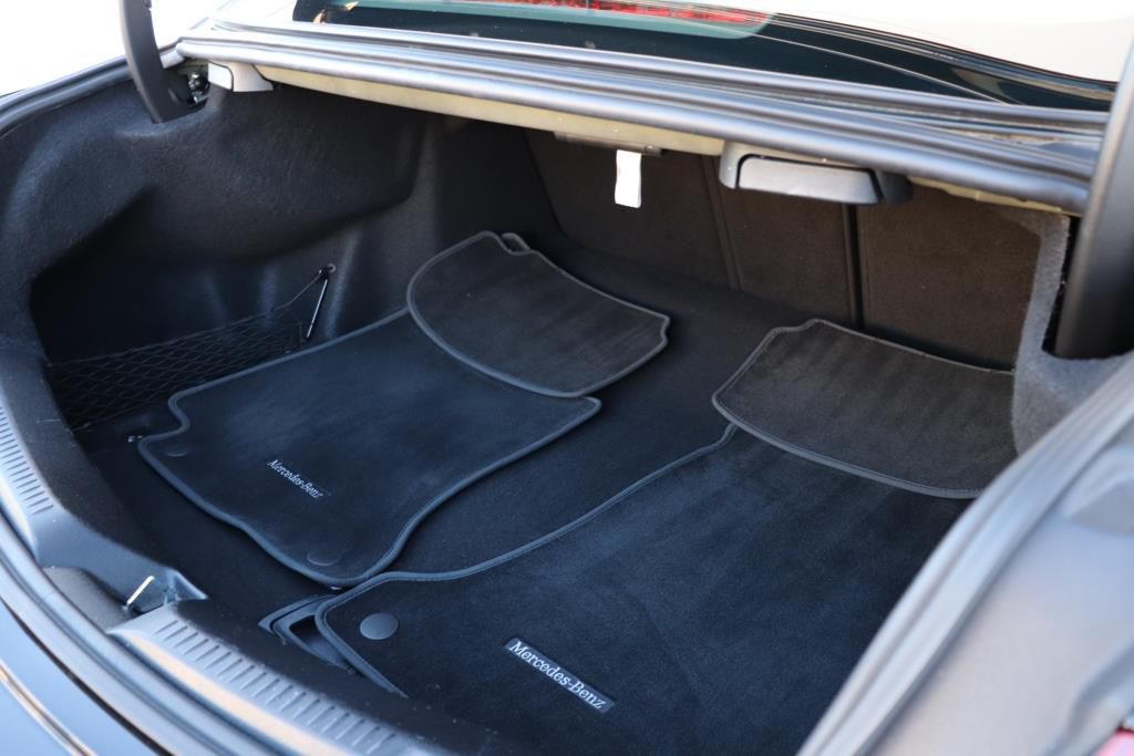 Photo 26 of this MERCEDES-BENZ E-CLASS E400
