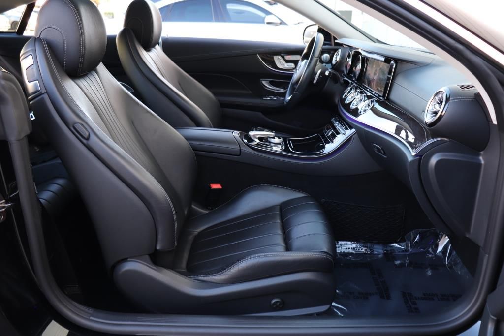 Photo 30 of this MERCEDES-BENZ E-CLASS E400