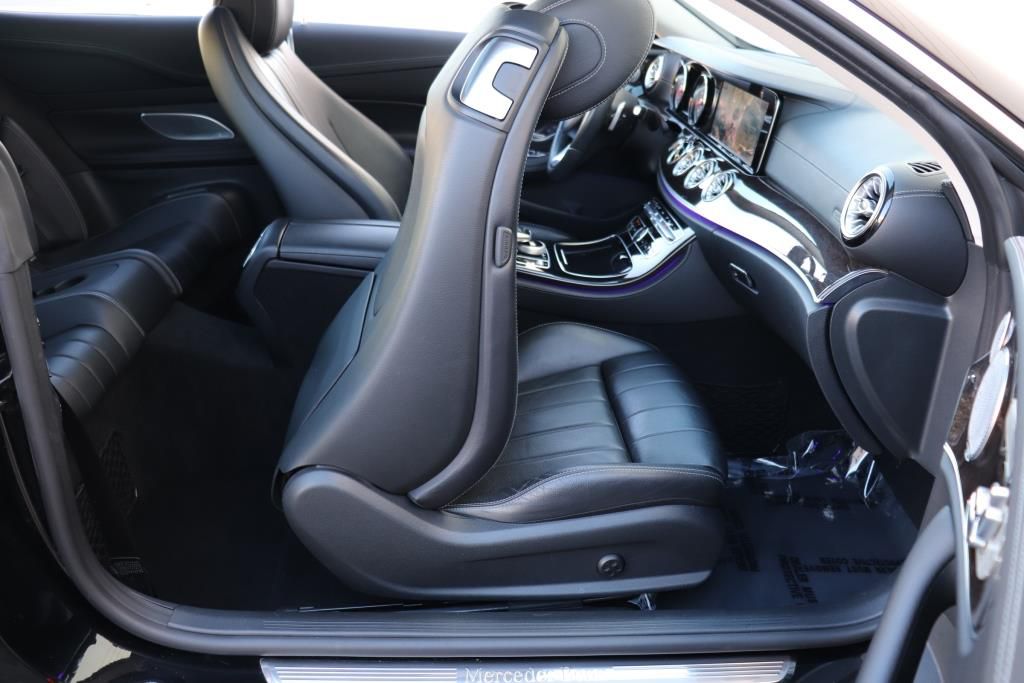 Photo 32 of this MERCEDES-BENZ E-CLASS E400