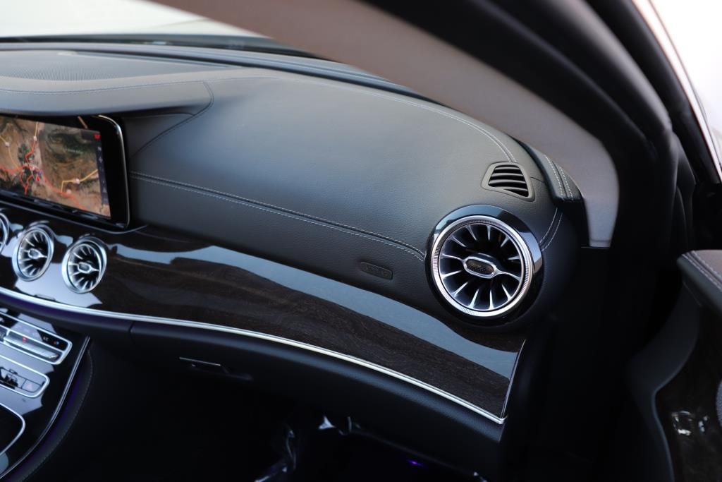 Photo 52 of this MERCEDES-BENZ E-CLASS E400