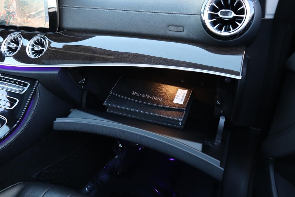 Photo 53 of this MERCEDES-BENZ E-CLASS E400